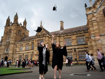 ऑस्ट्रेलिया में भारतीय छात्रों पर बढ़े आर्थिक दबाव, फिर भी शिक्षा का आकर्षण कायम