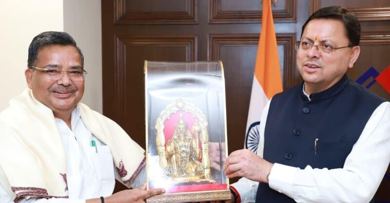 उत्तर प्रदेश के पर्यटन एवं संस्कृति मंत्री जयवीर सिंह ने सीएम धामी से की भेंट