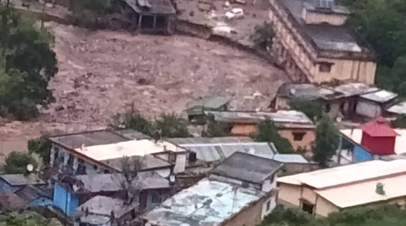 चमोली जिले के नंदानगर में बादल फटने से भारी तबाही, छह मकान ध्वस्त, सात लोग लापता