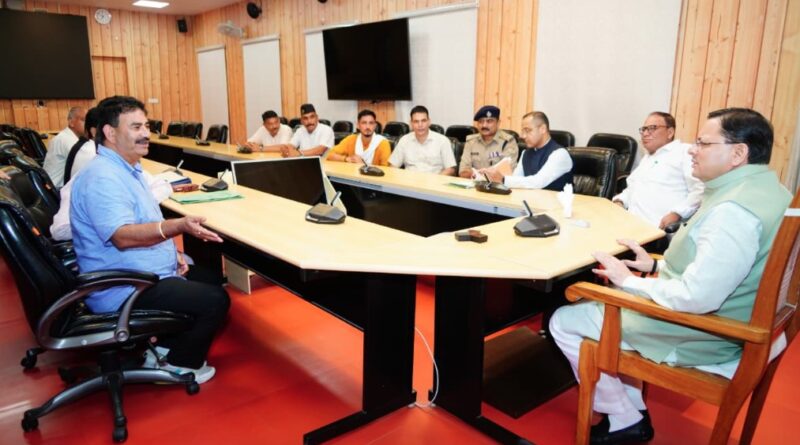 मुख्यमंत्री धामी से मिले राजकीय शिक्षक संघ के पदाधिकारी