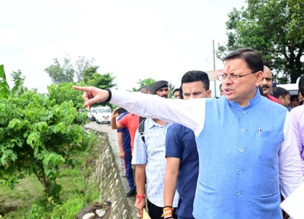 मुख्यमंत्री पुष्कर सिंह धामी ने टनकपुर और बनबसा में आपदा प्रभावित क्षेत्रों का किया स्थलीय निरीक्षण