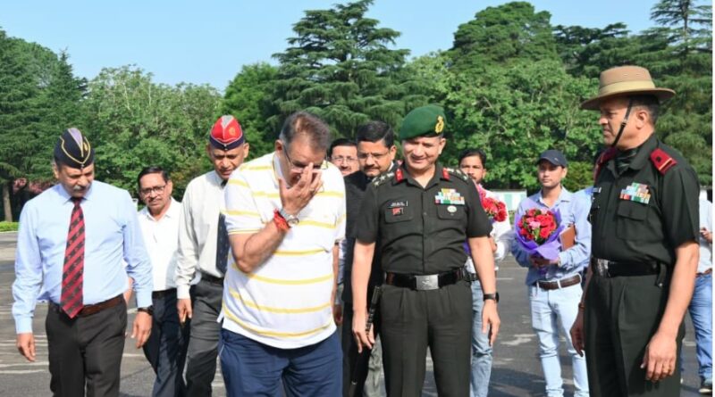 लैंसडाउन पहुंचे सैनिक कल्याण मंत्री गणेश जोशी, अपनी कर्मभूमि को किया नमन