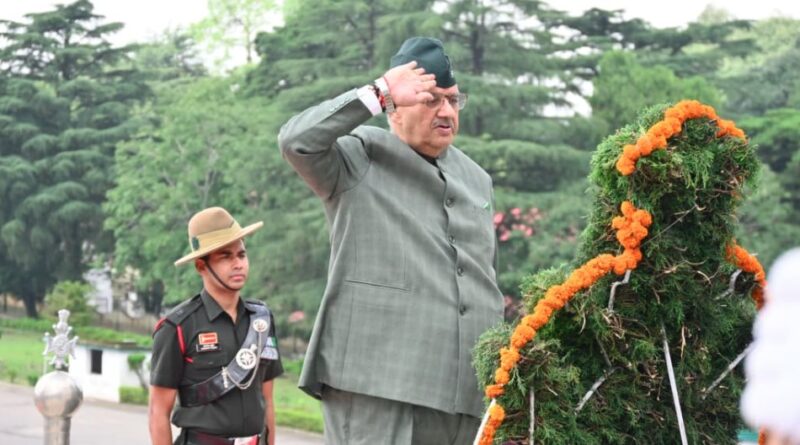 सैनिक कल्याण मंत्री गणेश जोशी ने लैंसडाउन वार मेमोरियल में शहीदों को पुष्पचक्र अर्पित कर दी श्रद्धांजलि