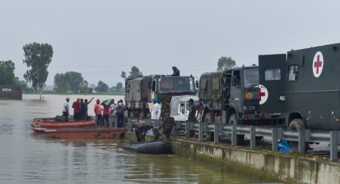 पंजाब में बाढ़ से महाविनाश: 43 की मौत, सैकड़ों गांव जलमग्न, केंद्र और राज्य सरकारें राहत कार्य में जुटीं