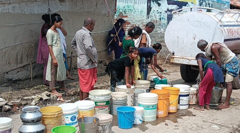 देहरादून आपदा- शिखर फॉल से जुड़ी मुख्य पेयजल लाइन पूरी तरह क्षतिग्रस्त, पानी के लिए तरसे हजारों लोग