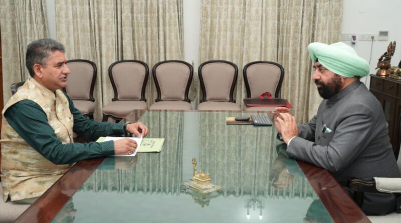 संस्कृत शिक्षा विभाग के सचिव दीपक कुमार ने राज्यपाल से की शिष्टाचार भेंट