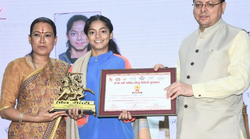 समाज के लिए प्रेरणाश्रोत बन रही महिलाएं- रेखा आर्या