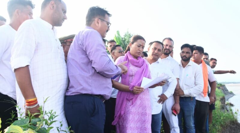 कैबिनेट मंत्री रेखा आर्या ने किया आपदाग्रस्त क्षेत्र का निरीक्षण