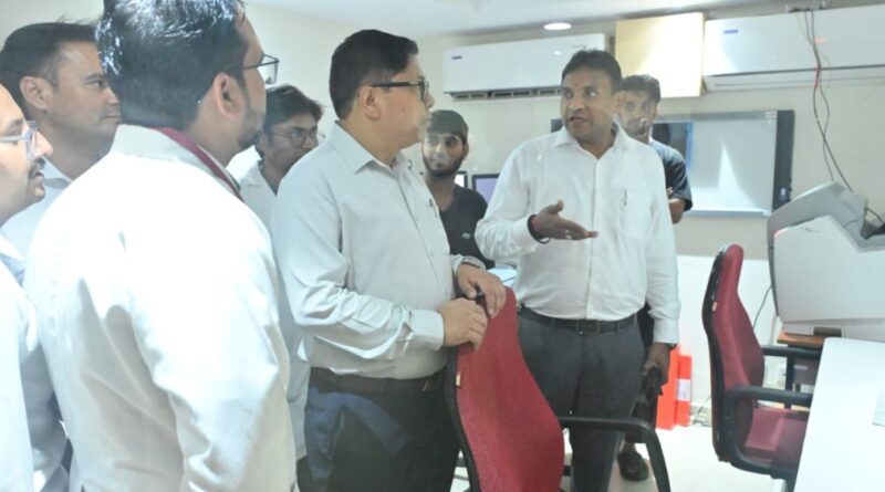 स्वास्थ्य सचिव डॉ. आर. राजेश कुमार ने श्रीनगर मेडिकल कॉलेज का किया औचक निरीक्षण