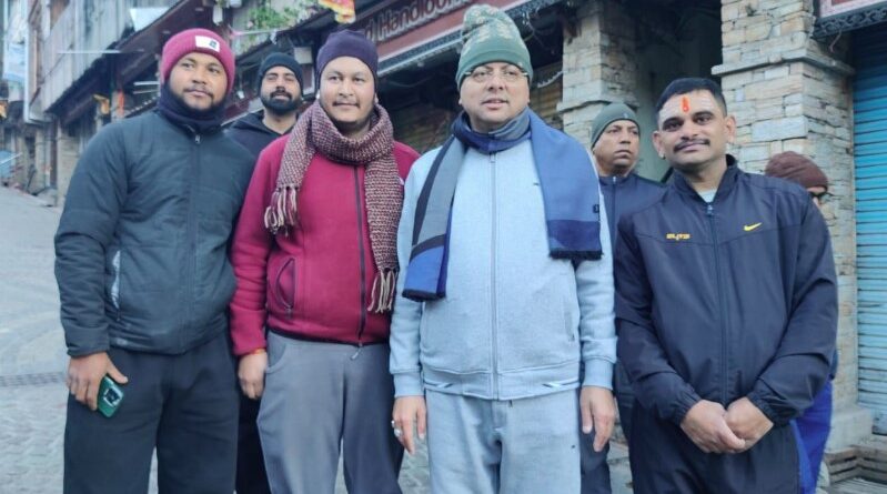 सीएम धामी ने नैनीताल में मॉर्निंग वॉक के दौरान जनता से की मुलाकात
