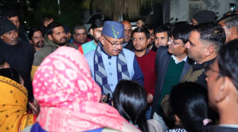 उपनल कर्मचारी महासंघ के पदाधिकारियों ने सैनिक कल्याण मंत्री गणेश जोशी से की मुलाकात