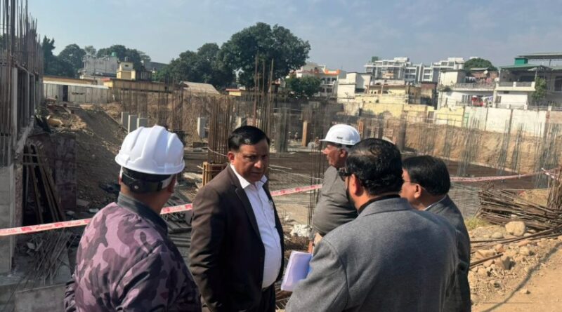 एमडीडीए उपाध्यक्ष का डोईवाला से ऋषिकेश तक औचक निरीक्षण, विकास कार्यों की गुणवत्ता पर सख्त निर्देश